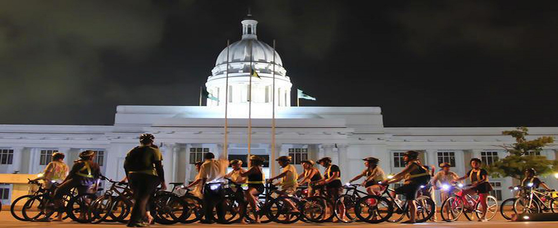 Night Cycling in Colombo