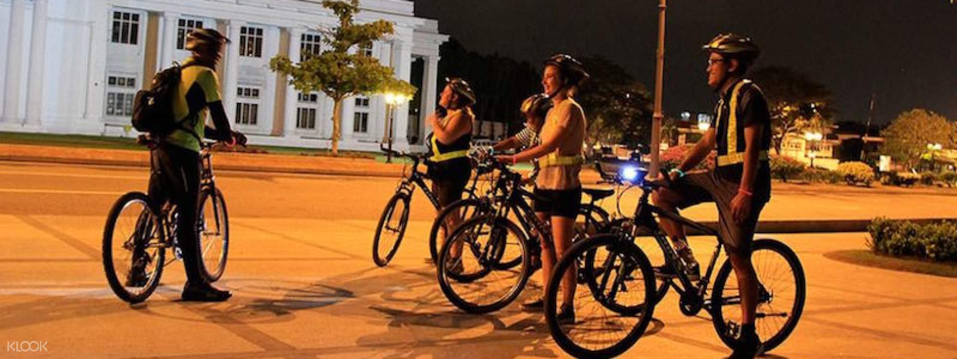 Night Cycling in Colombo